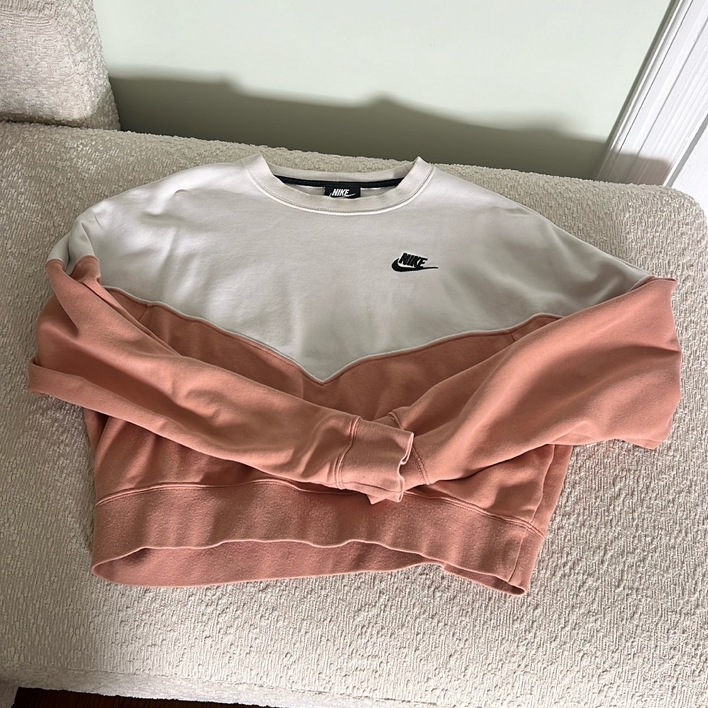 Women’s Nike cropped sweatshirt size large